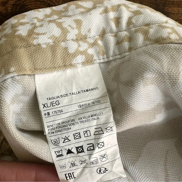 United Colors of Benetton Floral Print Shorts - Size XL - Picture 13 of 14